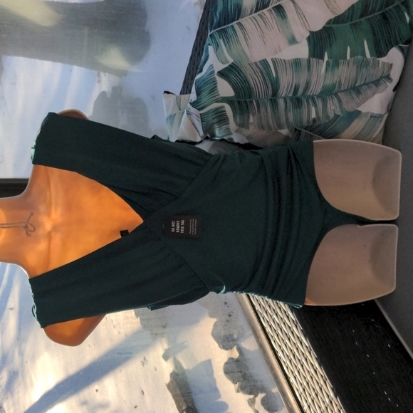 Express Body Contour Compression Empire V-Neck Thong Bodysuit M New - Picture 8 of 11